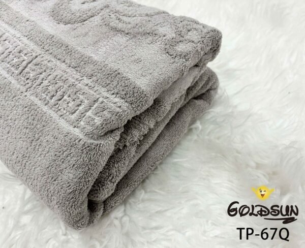 TOALLA MICROFIBRA C.E. ALTO RELIEVE 90X160 CM. (FARDOX15DOC.)