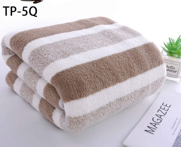 TOALLA DE MICROFIBRA RAYADA 70 X 140 CM. (FARDOX15DOC.)