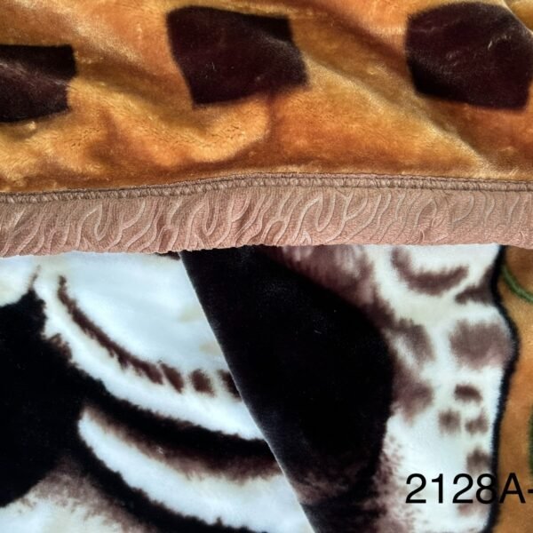 2128A - 39P / FRAZADA DE TERCIOPELO DOBLE CARA 2 PAÑOS 3 KG (FARDO X 24 UNDS)