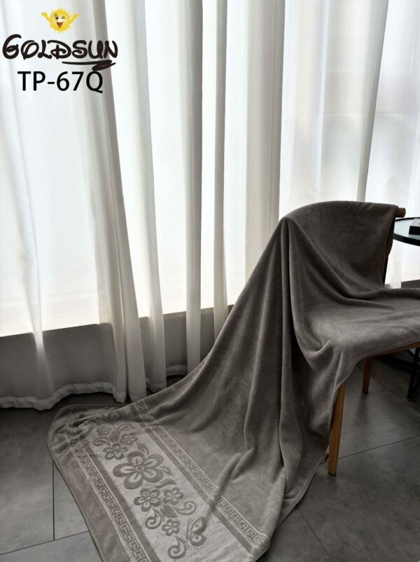 TP - 67Q / TOALLA MICROFIBRA C.E. ALTO RELIEVE 90X160 CM (FARDO X 15 DOC)