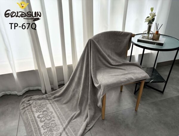 TP - 67Q / TOALLA MICROFIBRA C.E. ALTO RELIEVE 90X160 CM (FARDO X 15 DOC)