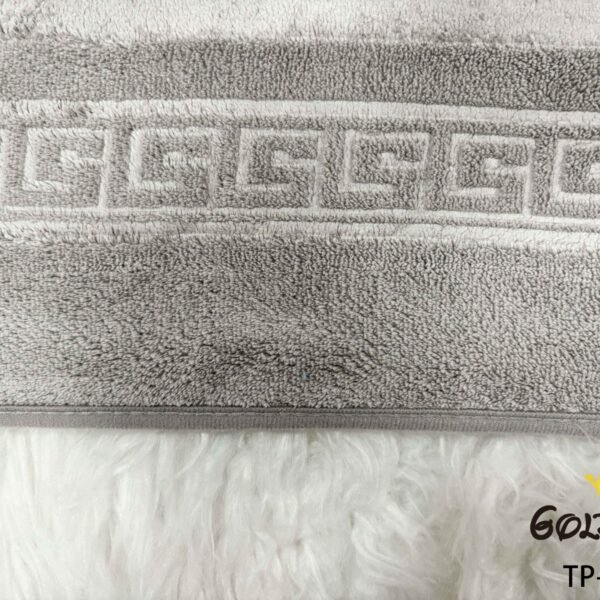 TP - 67Q / TOALLA MICROFIBRA C.E. ALTO RELIEVE 90X160 CM (FARDO X 15 DOC)