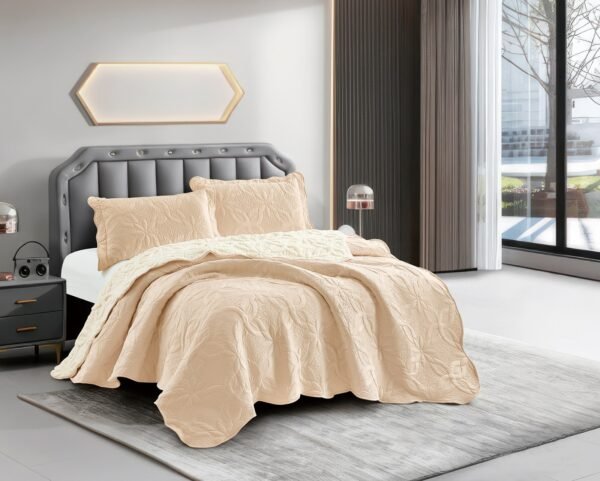 FAV - 2F / COBERTOR TELA CON CARNERO 3 PIEZAS BORDADO PREMIUM (FARDO X 8 UNDS)