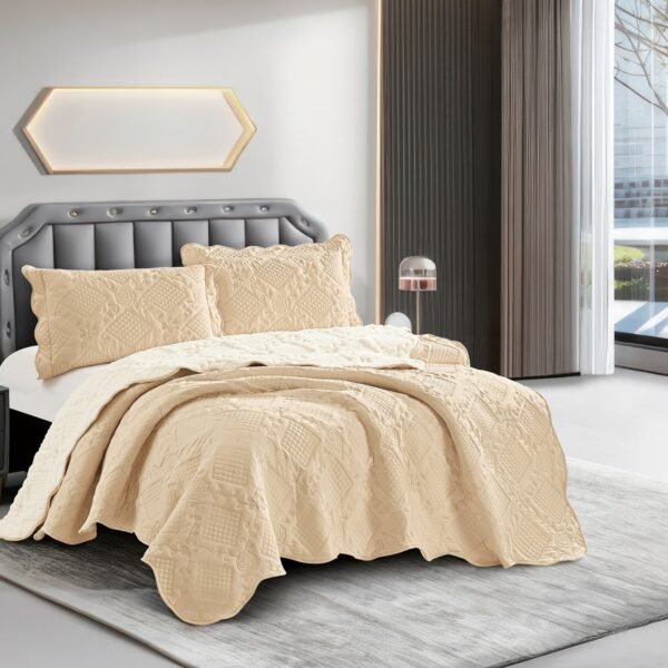 FAV - 2F / COBERTOR TELA CON CARNERO 3 PIEZAS BORDADO PREMIUM (FARDO X 8 UNDS)