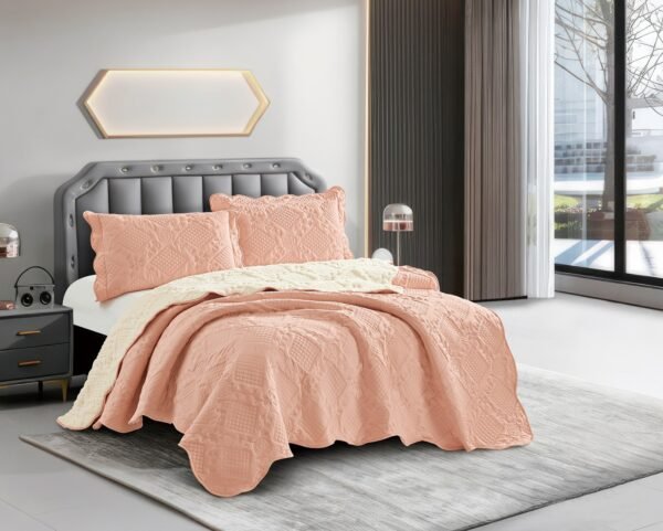 FAV - 2F / COBERTOR TELA CON CARNERO 3 PIEZAS BORDADO PREMIUM (FARDO X 8 UNDS)