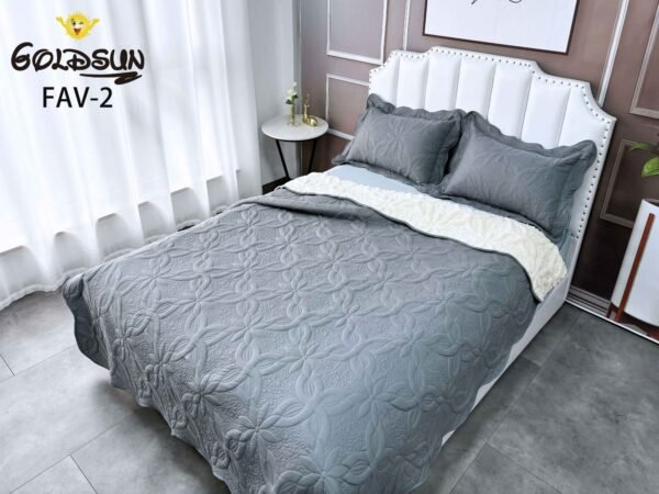 FAV - 2F / COBERTOR TELA CON CARNERO 3 PIEZAS BORDADO PREMIUM (FARDO X 8 UNDS)
