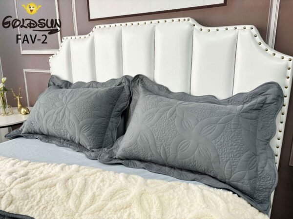 FAV - 2F / COBERTOR TELA CON CARNERO 3 PIEZAS BORDADO PREMIUM (FARDO X 8 UNDS)