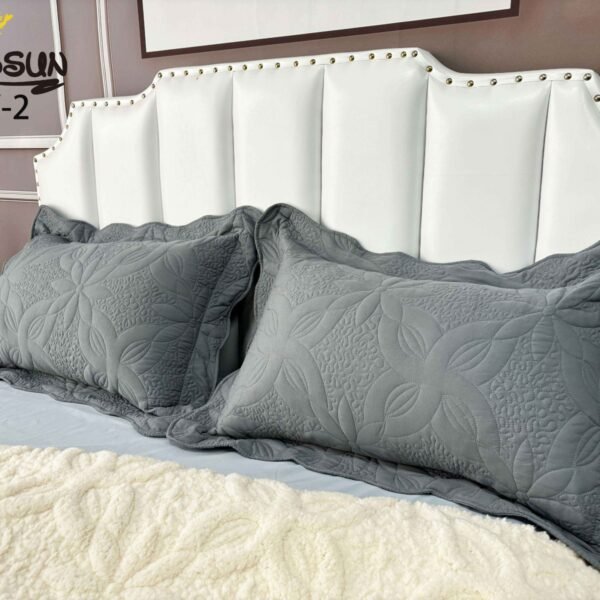 FAV - 2F / COBERTOR TELA CON CARNERO 3 PIEZAS BORDADO PREMIUM (FARDO X 8 UNDS)