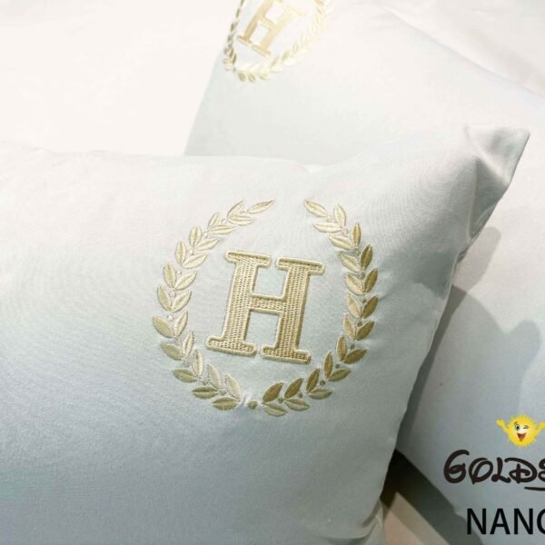 NANCY(2H) / SET DE SÁBANAS 4 PIEZAS COLOR ENTERO MODELO HOTELERA / (CAJA X 42 UNDS)