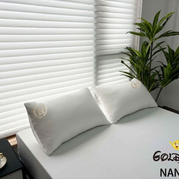 NANCY(2H) / SET DE SÁBANAS 4 PIEZAS COLOR ENTERO MODELO HOTELERA / (CAJA X 42 UNDS)