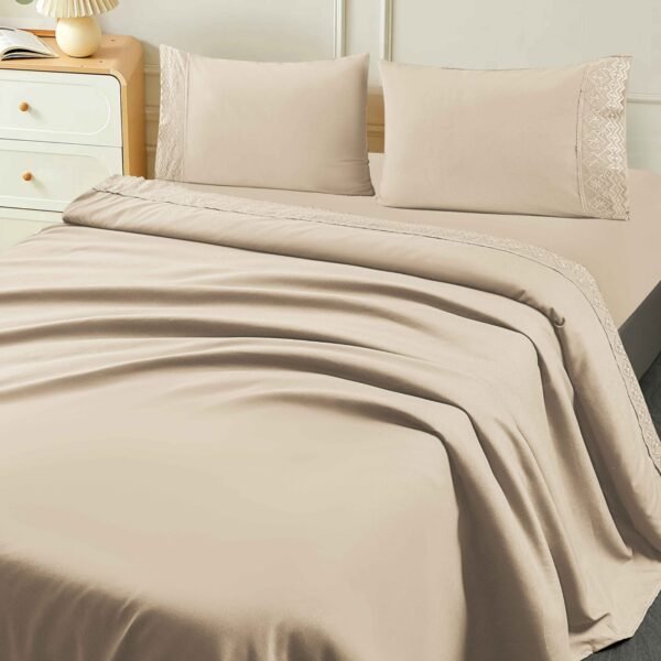 XL - 2 / SET DE SÁBANAS 4 PIEZAS CON ESTAMPADO Y BORDADO INGLES PREMIUM / (CAJA X 24 UNDS)