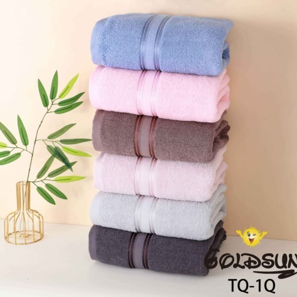 TQ - 1Q / TOALLÓN 100% ALGODÓN BORDADO EN LÍNEA 90 X 160 CM (FARDO X 60 UNDS)