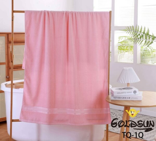 TQ - 1Q / TOALLÓN 100% ALGODÓN BORDADO EN LÍNEA 90 X 160 CM (FARDO X 60 UNDS)