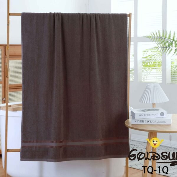 TQ - 1Q / TOALLÓN 100% ALGODÓN BORDADO EN LÍNEA 90 X 160 CM (FARDO X 60 UNDS)