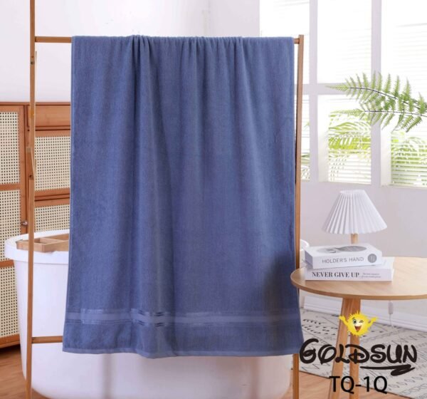 TQ - 1Q / TOALLÓN 100% ALGODÓN BORDADO EN LÍNEA 90 X 160 CM (FARDO X 60 UNDS)