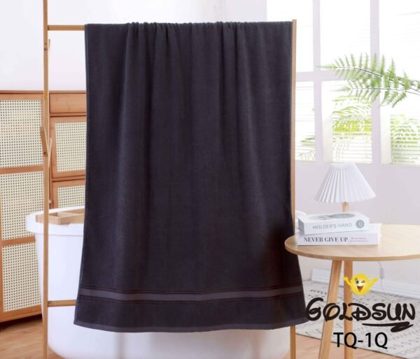 TQ - 1Q / TOALLÓN 100% ALGODÓN BORDADO EN LÍNEA 90 X 160 CM (FARDO X 60 UNDS)