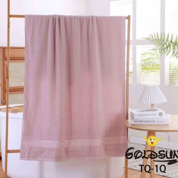 TQ - 1Q / TOALLÓN 100% ALGODÓN BORDADO EN LÍNEA 90 X 160 CM (FARDO X 60 UNDS)