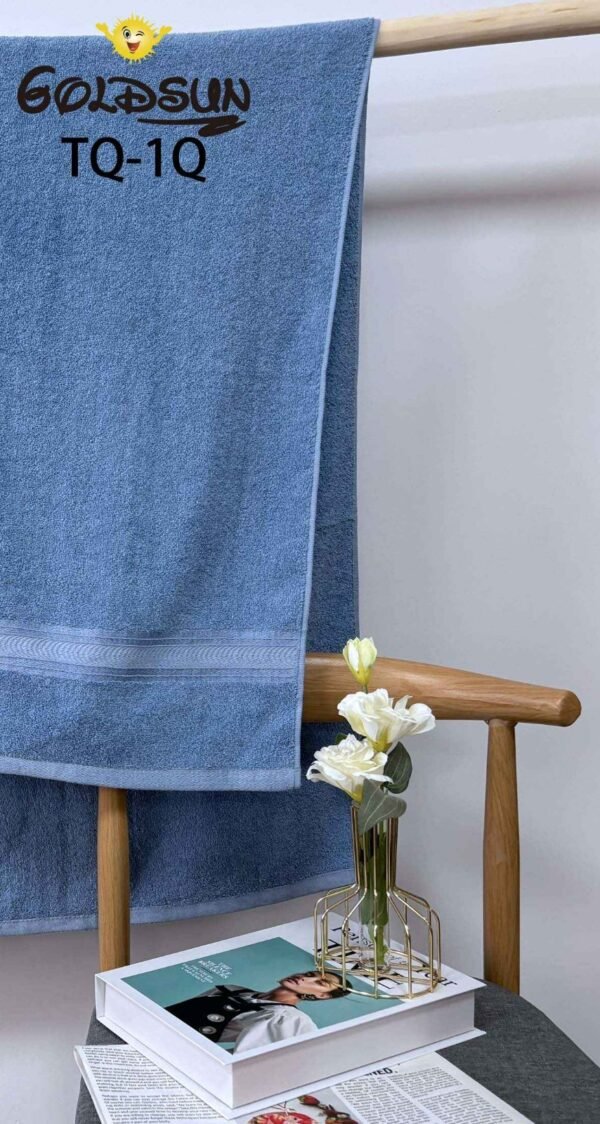 TQ - 1Q / TOALLÓN 100% ALGODÓN BORDADO EN LÍNEA 90 X 160 CM (FARDO X 60 UNDS)