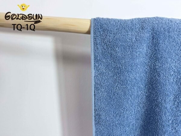 TQ - 1Q / TOALLÓN 100% ALGODÓN BORDADO EN LÍNEA 90 X 160 CM (FARDO X 60 UNDS)