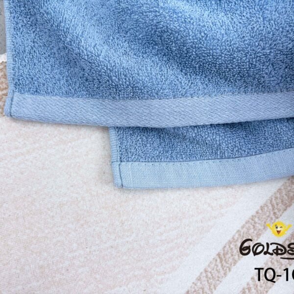 TQ - 1Q / TOALLÓN 100% ALGODÓN BORDADO EN LÍNEA 90 X 160 CM (FARDO X 60 UNDS)