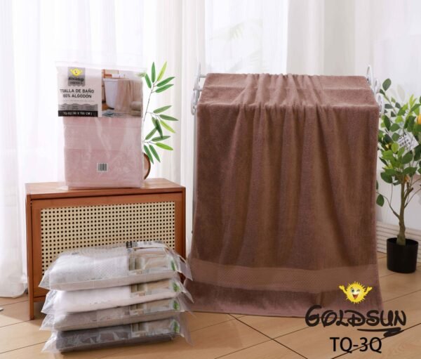 TQ - 3Q / TOALLA 100% ALGODÓN BORDADA EN ARGOLLA 80 X 150 CM (FARDO X 60 UNDS)