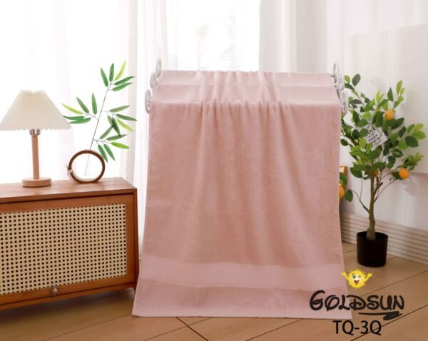 TQ - 3Q / TOALLA 100% ALGODÓN BORDADA EN ARGOLLA 80 X 150 CM (FARDO X 60 UNDS)