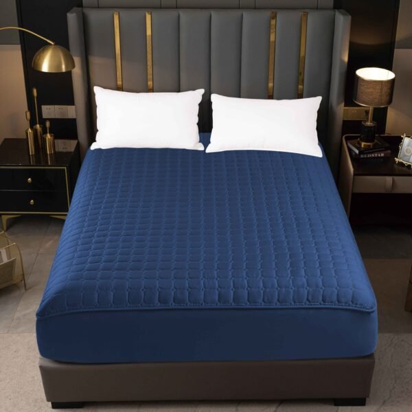 UM - 2 / PROTECTOR DE COLCHÓN IMPERMEABLE CON CIERRE (FARDO X 24 UNDS)