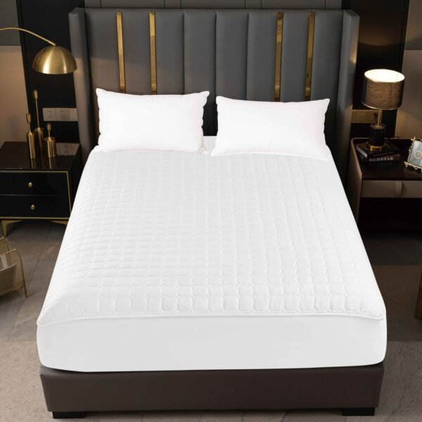 UM - 2 / PROTECTOR DE COLCHÓN IMPERMEABLE CON CIERRE (FARDO X 24 UNDS)