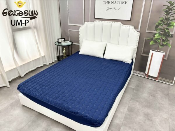 UM - 2 / PROTECTOR DE COLCHÓN IMPERMEABLE CON CIERRE (FARDO X 24 UNDS)