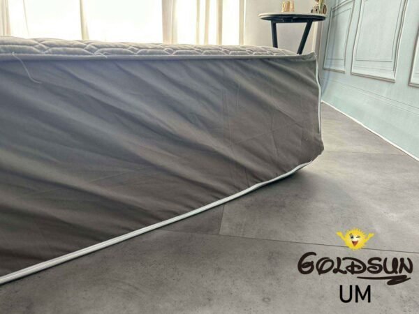 UM - 2 / PROTECTOR DE COLCHÓN IMPERMEABLE CON CIERRE (FARDO X 24 UNDS)