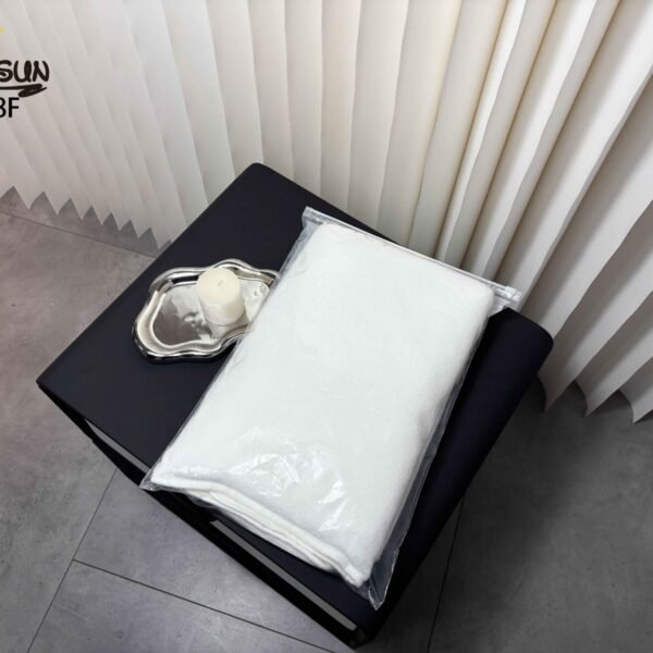 TP - 98F / TOALLA DE MICROFIBRA BLANCA HOTELERA 70 X 140 CM (FARDO X 15 DOC)