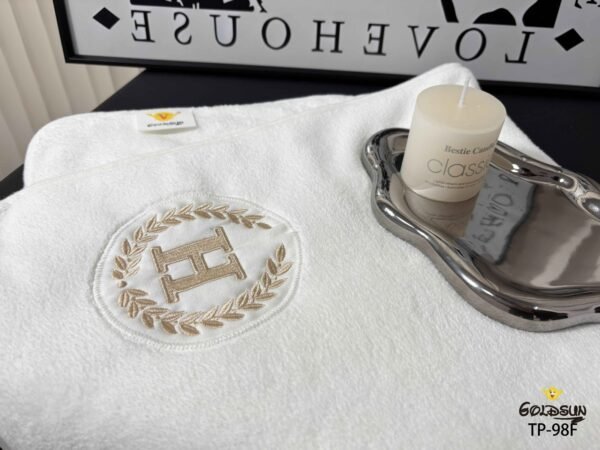 TP - 98F / TOALLA DE MICROFIBRA BLANCA HOTELERA 70 X 140 CM (FARDO X 15 DOC)