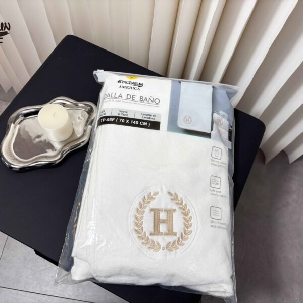 TP - 98F / TOALLA DE MICROFIBRA BLANCA HOTELERA 70 X 140 CM (FARDO X 15 DOC)