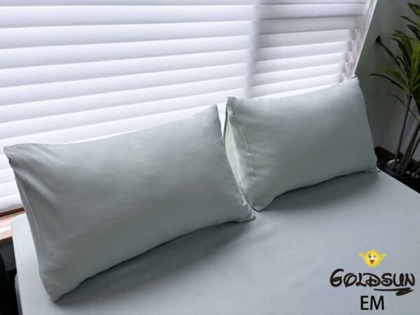 SET DE SABANAS 3 PIEZAS COLOR ENTERO ESTUCHE DE TELA (CAJA X 48 UNDS)