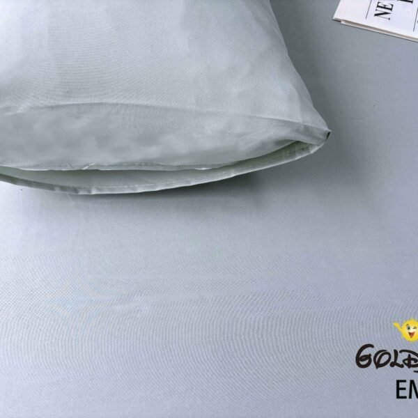 SET DE SABANAS 3 PIEZAS COLOR ENTERO ESTUCHE DE TELA (CAJA X 48 UNDS)