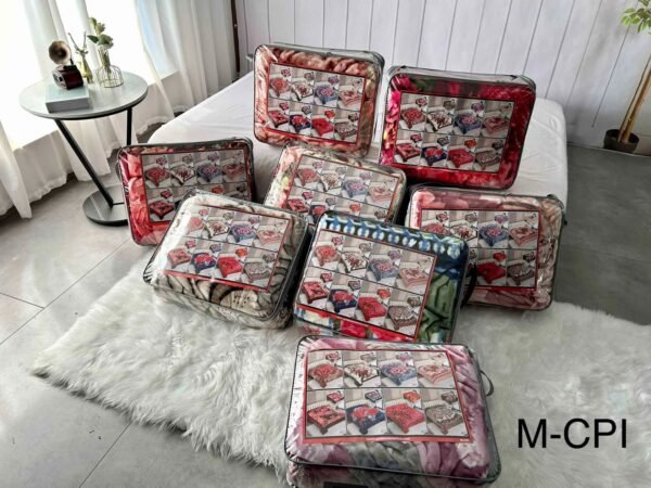 FRAZADA DE TERCIOPELO DOBLE CARA 2 PAÑOS 4 KG (FARDO X 26 UNDS)