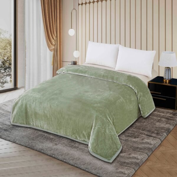 FRAZADA DE TERCIOPELO MODELO COREANO 1 PAÑO 6 KG (FARDO X 16 UNDS)