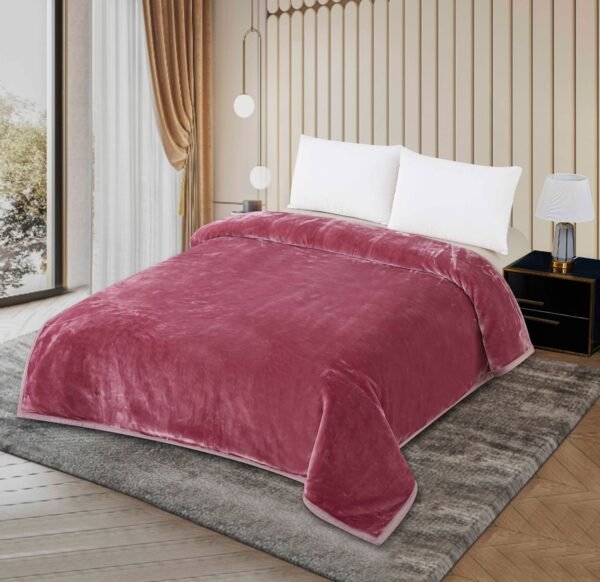 FRAZADA DE TERCIOPELO MODELO COREANO 1 PAÑO 6 KG (FARDO X 16 UNDS)