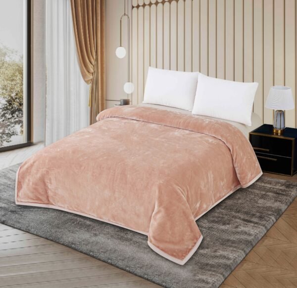 FRAZADA DE TERCIOPELO MODELO COREANO 1 PAÑO 6 KG (FARDO X 16 UNDS)