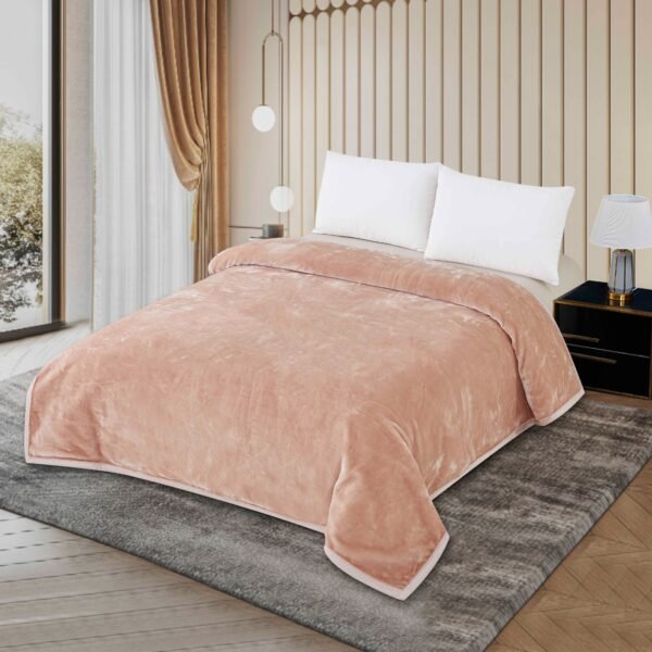 FRAZADA DE TERCIOPELO MODELO COREANO 1 PAÑO 6 KG (FARDO X 16 UNDS)