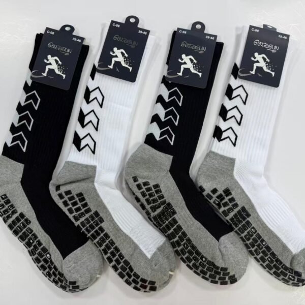 MEDIAS FUTSALERAS LARGAS ANTIDESLIZANTE BLANCO Y NEGRO (FARDO X 60 DOC)