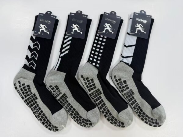 MEDIAS FUTSALERAS LARGAS ANTIDESLIZANTE BLANCO Y NEGRO (FARDO X 60 DOC)