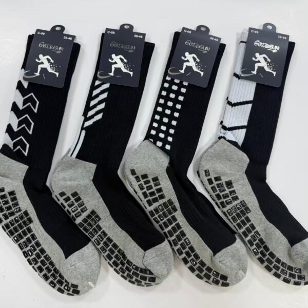 MEDIAS FUTSALERAS LARGAS ANTIDESLIZANTE BLANCO Y NEGRO (FARDO X 60 DOC)