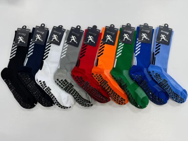 MEDIAS FUTSALERAS LARGAS ANTIDESLIZANTES EN COLORES (FARDO X 60 DOC)