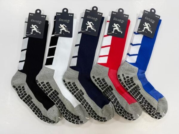 MEDIAS FUTSALERAS LARGAS ANTIDESLIZANTES EN COLORES (FARDO X 60 DOC)