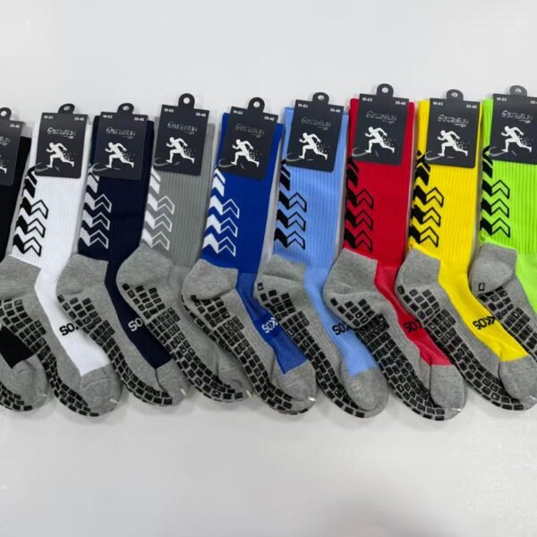 MEDIAS FUTSALERAS LARGAS ANTIDESLIZANTES EN COLORES (FARDO X 60 DOC)