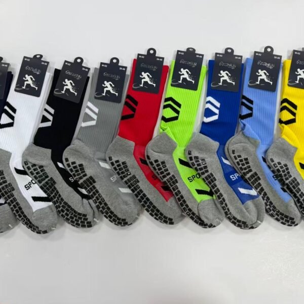 MEDIAS FUTSALERAS LARGAS ANTIDESLIZANTES EN COLORES (FARDO X 60 DOC)