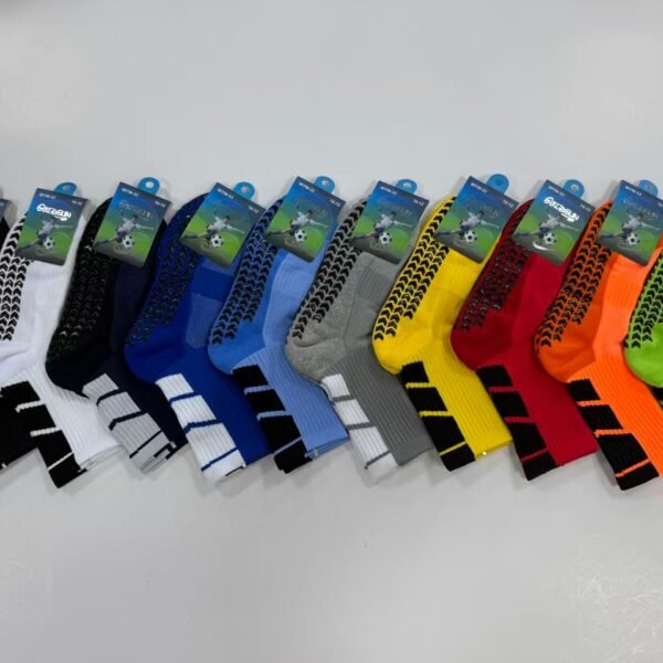 MEDIAS FUTSALERAS ANTIDESLIZANTES EN COLORES TALLA 10 - 12 (FARDO X 60 DOC)