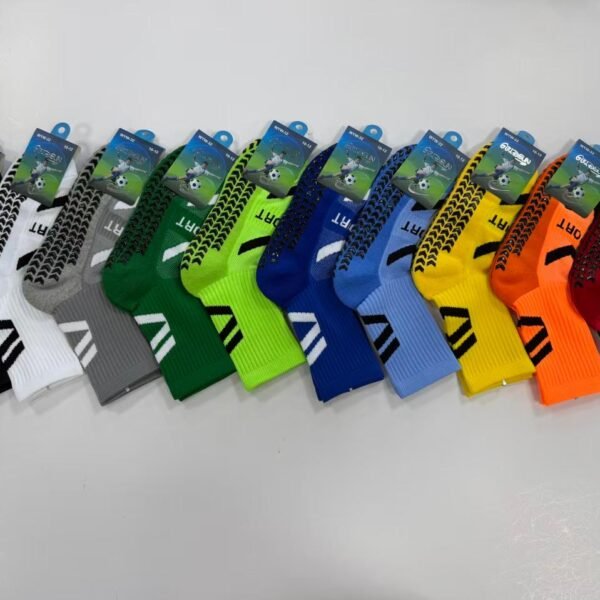 MEDIAS FUTSALERAS ANTIDESLIZANTES EN COLORES TALLA 10 - 12 (FARDO X 60 DOC)