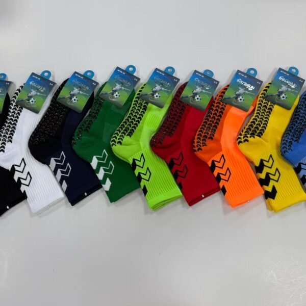 MEDIAS FUTSALERAS ANTIDESLIZANTES EN COLORES TALLAS 6 - 8 (FARDO X 60 DOC)